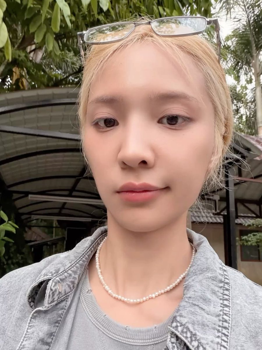 realhaezip's tweet photo. คือ (jj) yu เป็น standard ใหม่ในชีวิต i #haehaselcaday https://t.co/gtCKhdVNxL