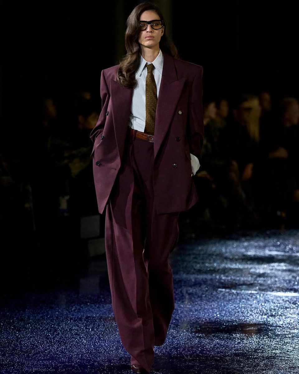 VAYSORAUK's tweet photo. A suit isn’t just a silhouette. It’s an attitude.
Yves Saint Laurent changed the language of women’s  @ysl
VAYSORA — Always Original. 

#VAYSORA #AlwaysOriginal #YSL #SaintLaurent #YvesSaintLaurent https://t.co/eJH5wNWxjE