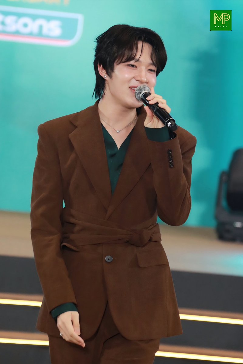 MPlay_2021's tweet photo. “ซีนุนิว” ร่วมฉลองครบรอบ 30ปี วัตสัน ประเทศไทย ในงาน “30 Years Celebration of Friendship”

ZEENUNEW X WATSONS 30TH

#WatsonsxZeeNunew
#zeenunew
#30thanniversarywatsonsth https://t.co/6IbCRV6GQp