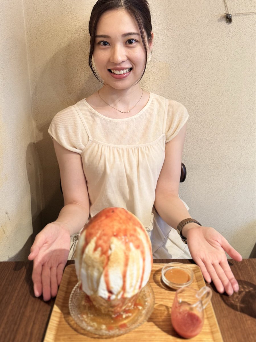 72Hinaaa's tweet photo. 撮影終わってから前のバ先の先輩とかき氷🍧✨初の焼き氷😆🔥
朝ドラのごちそうさんを見てからずっと食べてみたかったの！！😌✨
めっちゃ美味しかったぁ🤭
お店もめちゃくちゃ可愛かった🫶 https://t.co/fQ16P5sPgw