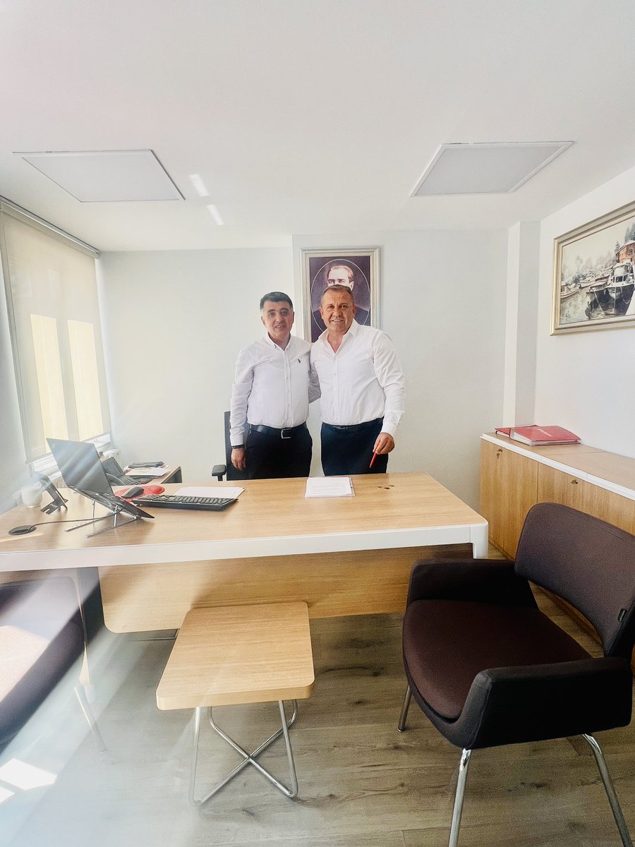 Omercendek's tweet photo. “Köyümde Yaşamak İçin Bir Sürü Nedenim Var” Büyükbaş Projesi kapsamında, kredi limiti 1.500.000 TL’den 3.000.000 TL’ye yükseltilmiştir.
Üreticilerimize ve tüm üyelerimize hayırlı olmasını diliyor, bereketli kazançlar temenni ediyorum. 🐄🌾 https://t.co/PKUMigLL9i