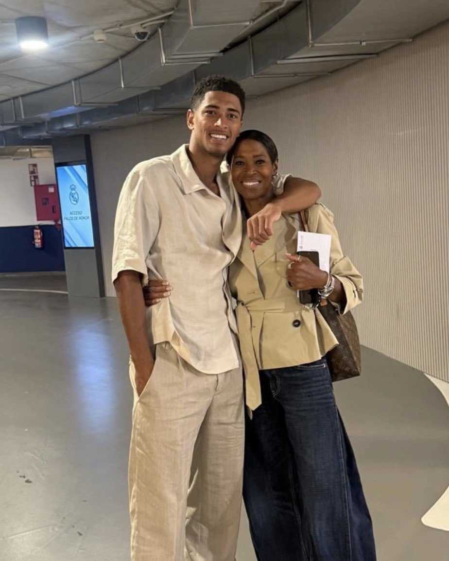 luvbellinghm's tweet photo. THEYRE SO CUTE 😭🥹🤍 https://t.co/3rXNz1Ripk