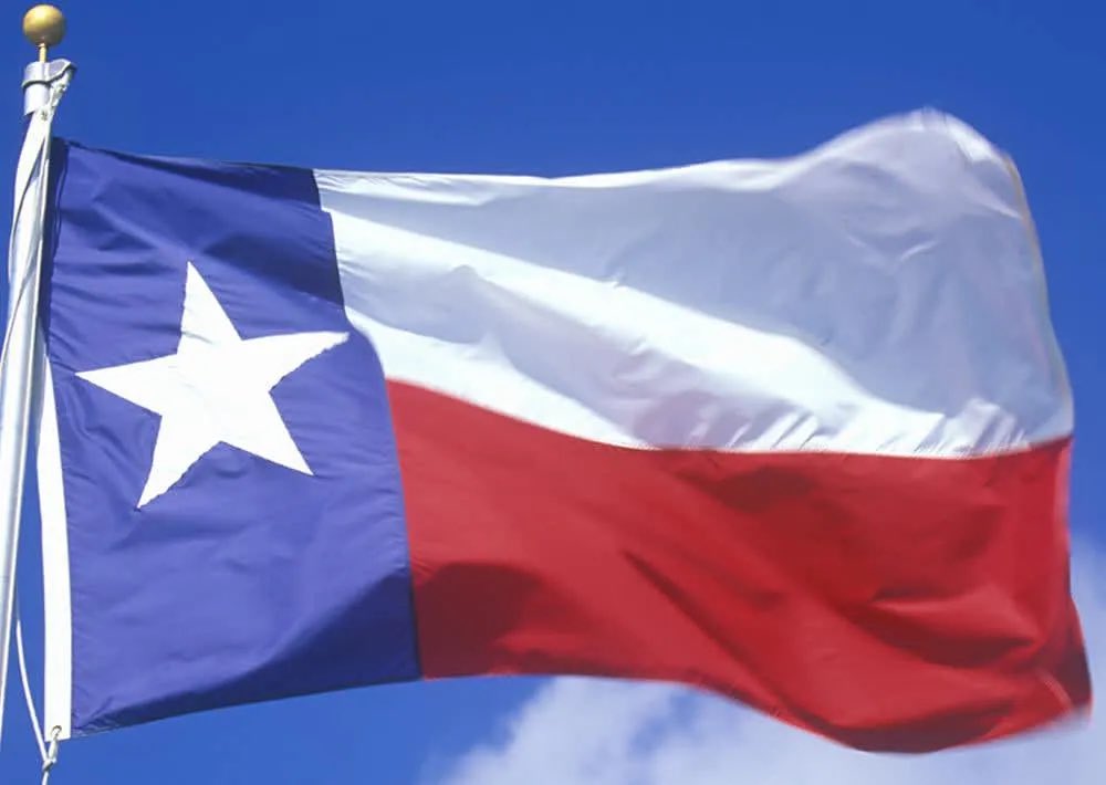 PollTracker2024's tweet photo. TPOR poll | 8/21-8/24 

Texas statewide races 2026

US Senate 
🟦James Talarico 48%
🟥Ken Paxton 42%
—
Governor 
🟥Greg Abbott 49% (incumbent)
🟦Gina Hinojosa 42%
—
Lt. Governor 
🟥Dan Patrick 47% (incumbent)
🟦Vikki Goodwin 41%
—
Attorney General
🟥Mayes Middleton 44%
🟦Nathan Johnson 41%
—
Comptroller
🟥Don Huffines 43%
🟦Sarah Eckhardt 41%
—
Railroad Commissioner
🟥Bo French 45%
🟦Jon Rosenthal 41%
—
Agriculture Commissioner
🟥Nate Sheets 44%
🟦Clayton Tucker 40%
—
Land Commissioner
🟥Dawn Buckingham 44% (incumbent)
🟦Benjamin Flores 40%