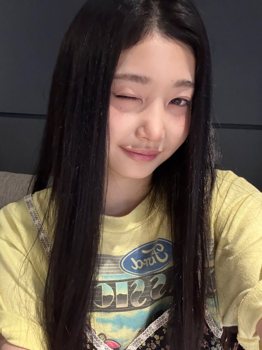TUIDEWEVERSEE's tweet photo. [ 27/8/26 ]

• #SAKI Weverse Post ✉️ •

caption on pict 

#사키 #TUIDE #투이드 @TUIDE_official https://t.co/KEwoBnjeoP