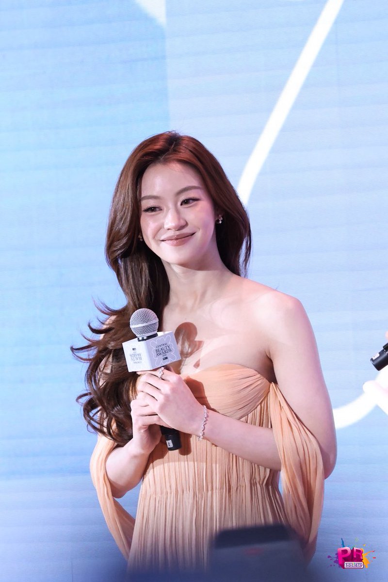 PRSocietyNews's tweet photo. อีกหนึ่งคนสวยที่ งาน “Central Beauty Awards 2026” 

MIU SPECIAL APPEARANCE
#miunatsha 
#CentralBeautyAwards26xMiu
#CentralBeautyAwards2026 https://t.co/lMCEUniNrX