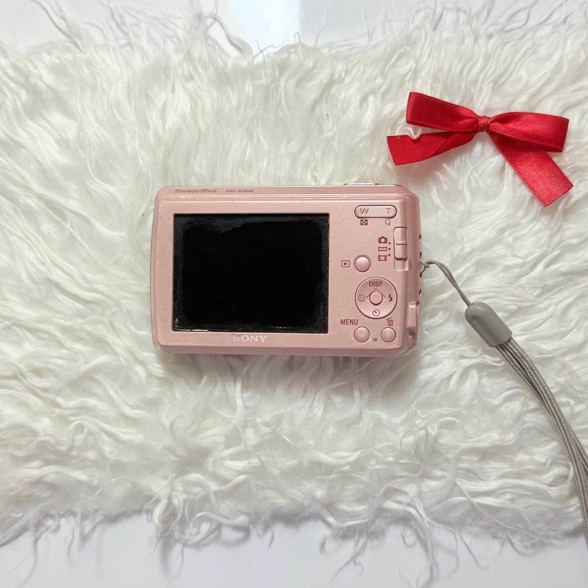 cutzy2hand's tweet photo. Sony dsc-S3000(Hit!) ｡°🐈.࿔
สภาพดี รุ่นK.Tinna ผิวขาว โทนจึ้ง 
แฟรชฉ่ำๆ ซูมลื่นปกติ จอสวยไม่ย่น🌷
🎀อุปกรณ์:กล้อง+สายคล้อง(ใช้ถ่านAA)
ราคา 1480รวมส่งคุ้มๆ

*พิจารณาก่อนซื้อ ไม่รับเปลี่ยนคืนทุกกรณี
#ส่งต่อกล้อง #กล้องดิจิตอลมือสอง #กล้องดิจิตอลเก่า #เช่ากล้อง #กล้องดิจิตอล https://t.co/mM8EQtVR4p