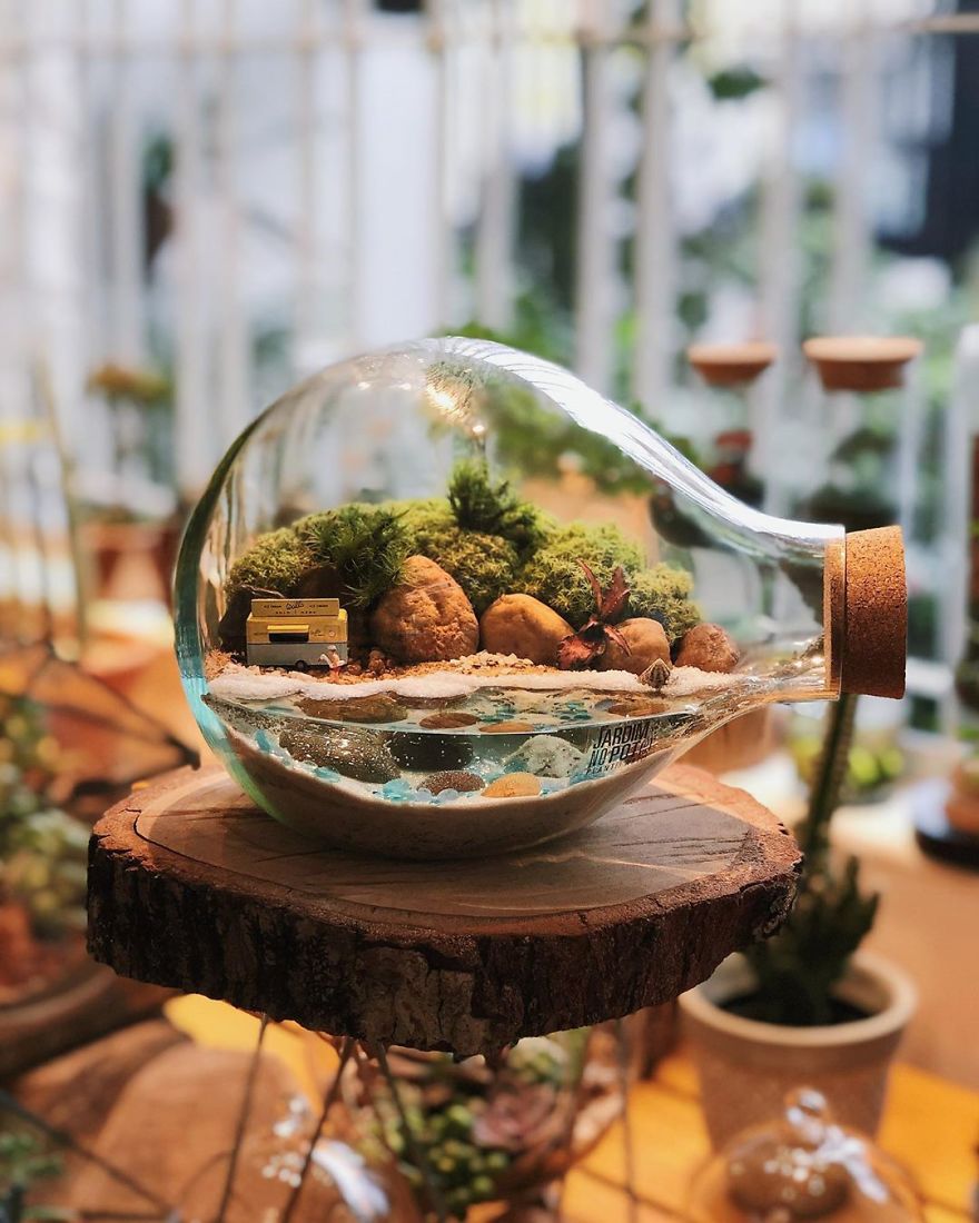 nibbb432581's tweet photo. Just upcycled an old glass jar into a cute desk planter! Added some colorful succulents and twine for a cozy touch. Quick 10-minute DIY that saved me money and the jar from landfill https://t.co/YEnWetcfUg