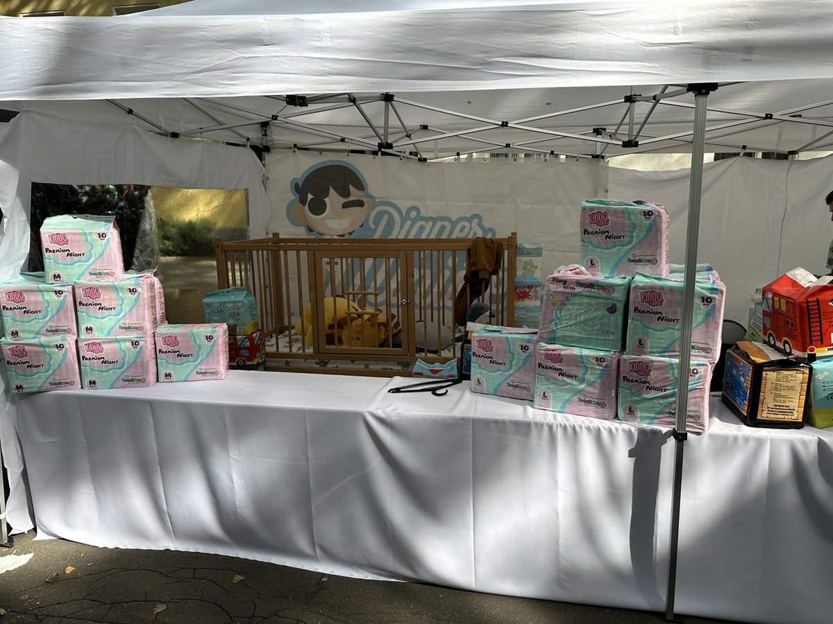DiaperMinister's tweet photo. Join us and visit the Diaper Minister booth at the Folsom Streetfair in Berlin! 🎉

📅 **Friday, September 11,      18:00–21:00 **
📅 **Saturday, September 12  12:00 - 21:00 **
Our whole team will be there to welcome you, help you discover our products, and answer all your questions!

🎁 Gifts to win
🛍️ Pop-up shop featuring some of our most popular products
👥 Our full team on site to serve you
🚼 Changing area available so you can comfortably change during the event

Come say hi, discover Diaper Minister in person, and enjoy the Streetfair with us!
We can’t wait to see you in Berlin! ❤️