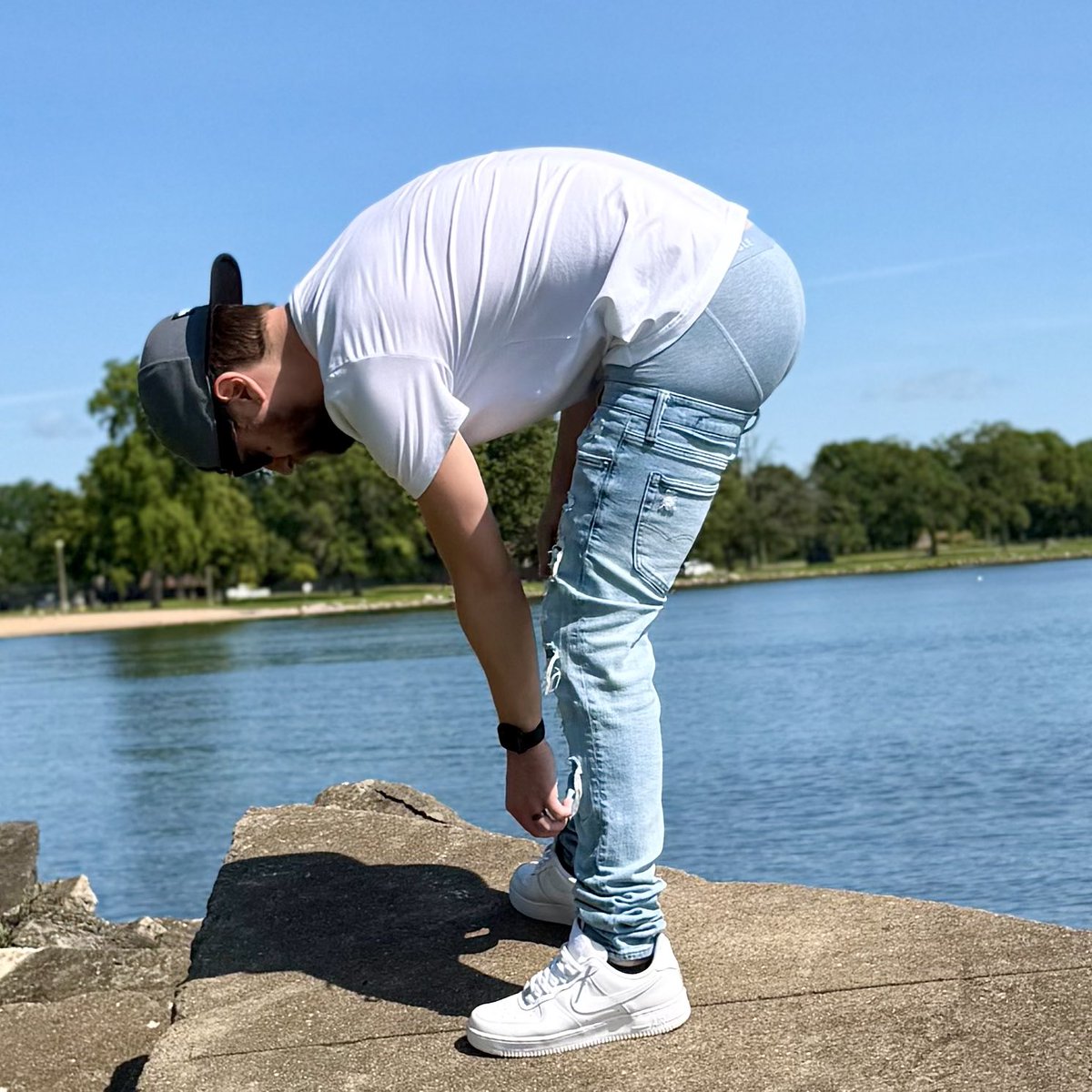 damnhotstyle's tweet photo. Enjoying a sunny day!
#sag #sagger #saggingpants #streetstyle https://t.co/jgO6rPAyvy