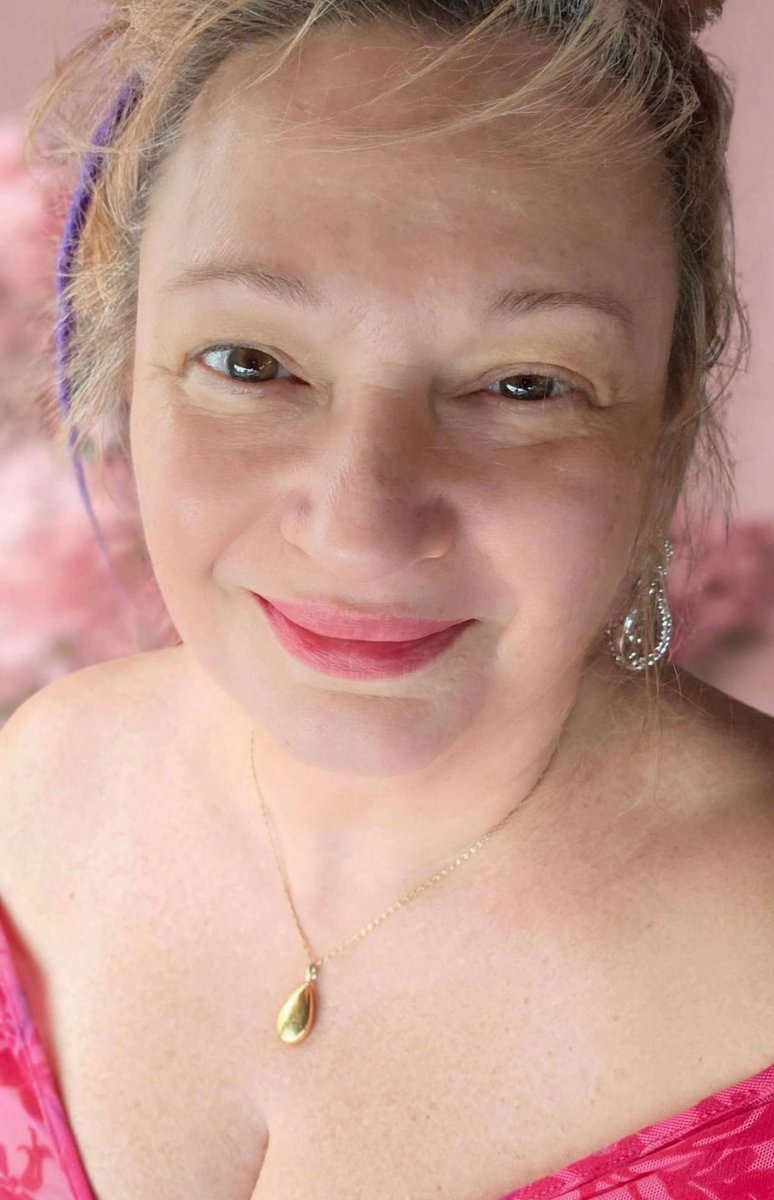 Yukkabelle's tweet photo. Mon petit sourire du soir pour toi ☺️💕

J'espère que ta journée a été aussi douce que mon satin...

Bonne nuit ? 🌙 https://t.co/BNDeHrVMGz
