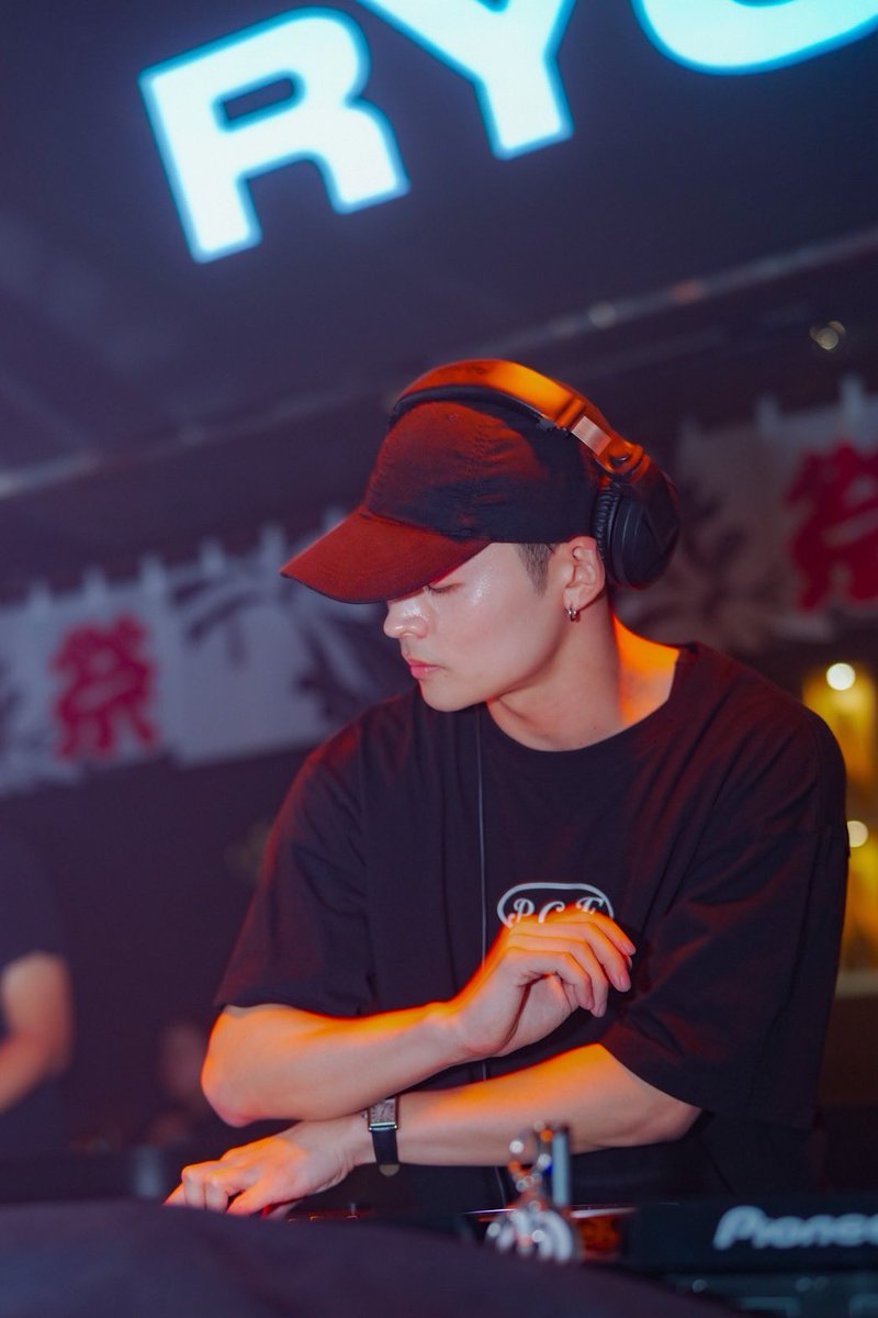psyfe_official's tweet photo. [📸]

V2 TOKYO
2026.08.21

Thank you!!

┈┈┈
2nd ALBUM 『DIFFERENT』
https://t.co/1xXhiY7cLt 
┈┈┈

@vanity_lounge_ #v2tokyo
#PSYCHICFEVER #中西椋雅 #RYOGA https://t.co/AYPeGxa035