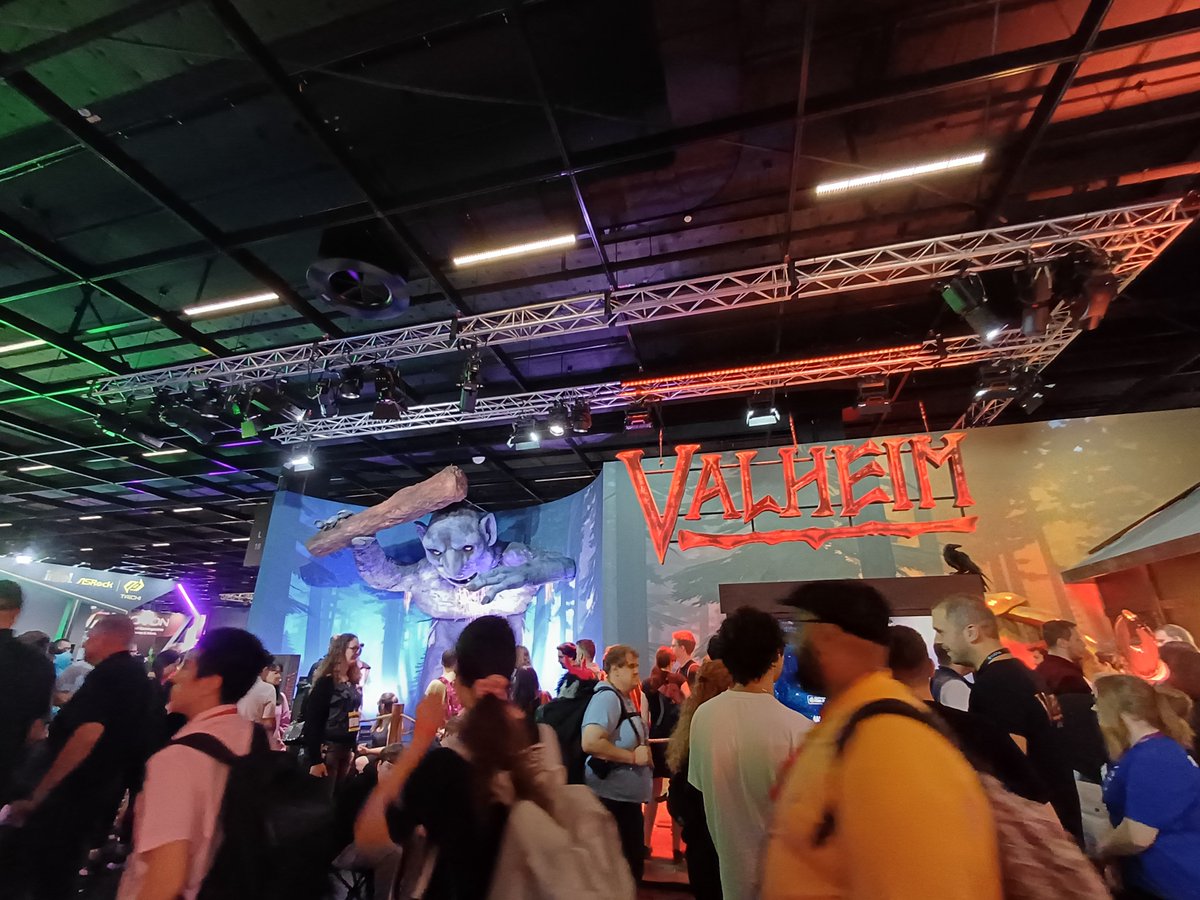 xxlitixx's tweet photo. Gamescom! https://t.co/g4jifUNaC9