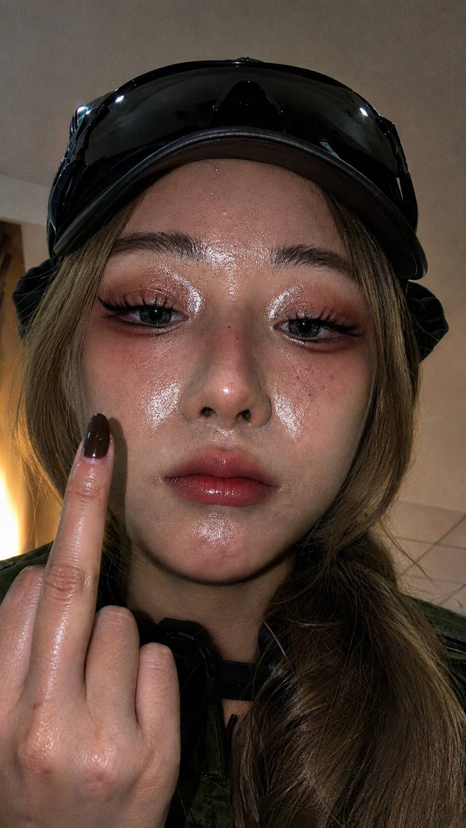 Samiscagood's tweet photo. 大家引以为戒🥵day3主播竟然尝试挑战亲妈们的嫌弃盯榨脸，毫不意外的被榨出来了😭😭😭，本来在最后时刻想要忍住的，被一起盯的一瞬间就自己滑精了😰😭😭😭挑战失败开始新的七天🥵🥵🥵 https://t.co/E3RWErl3fN