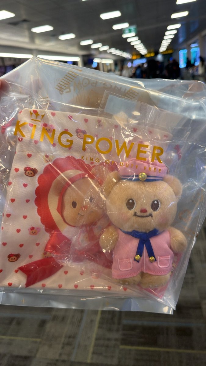 toppingthippp's tweet photo. แวะเติมเจ้าเด็กก่อนออกเดินทาง😍🥰💓🧸
#Butterbear #ด้อมน้องเนย
#Kingpower https://t.co/6W7WdrIOaM