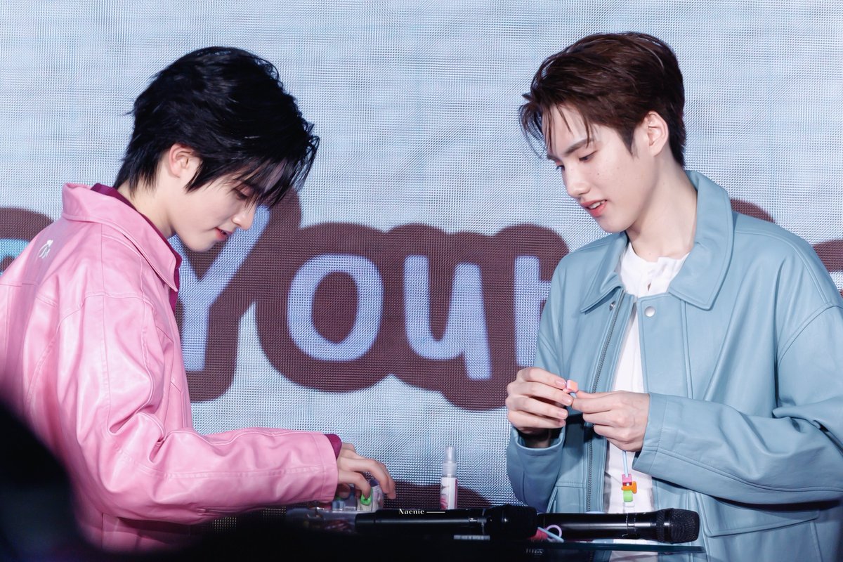 Naenie_N2's tweet photo. 260827 : 🩵🩷

PHUAA X EVERSENSE

@phutatchai @aa_ashirakorn 
#PHUTATCHAI #AAashirakorn 
#ChooseYourGoodMoodWithBUS
#EversensewithPHUTATCHAIAA https://t.co/iZSd2RTDux