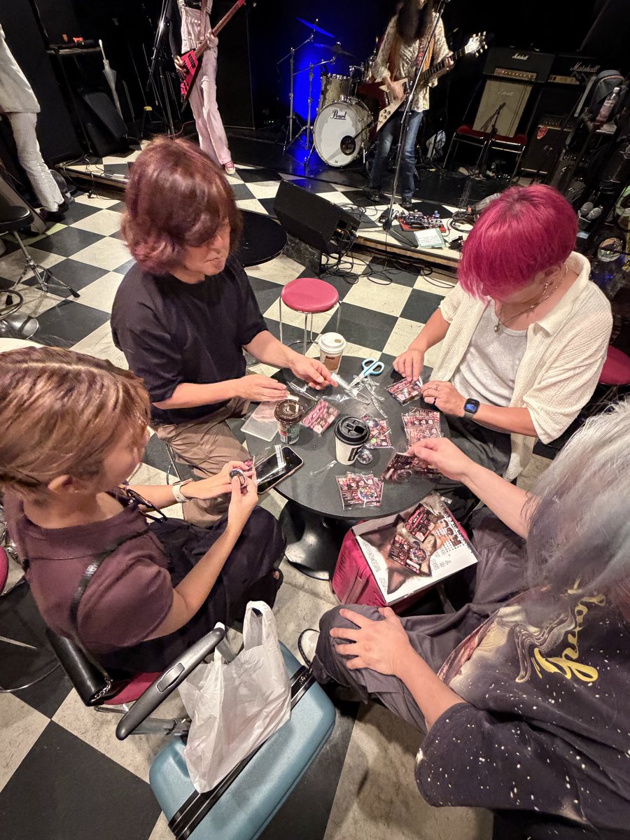 momoiroover's tweet photo. 家内制手工業🍑 https://t.co/RGjdOk6pe4