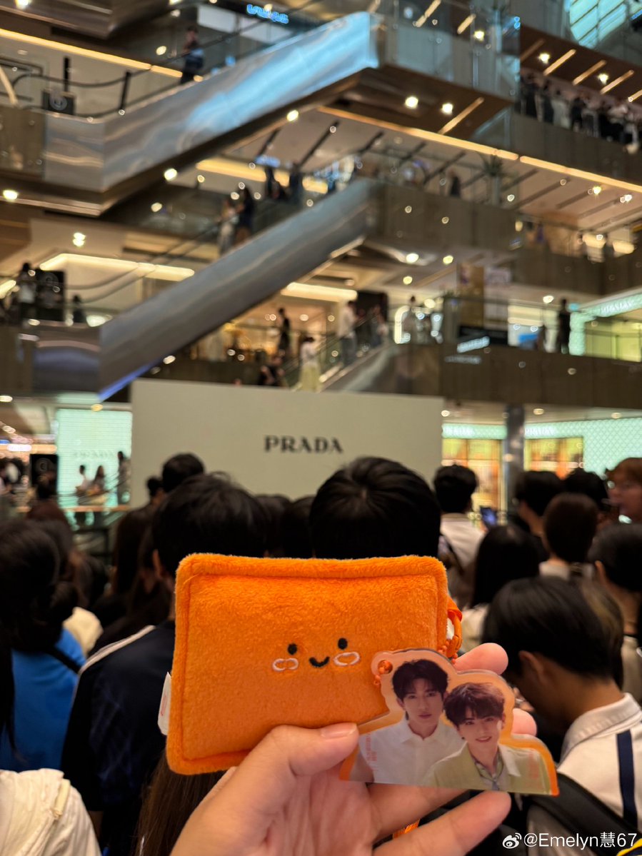 humlomi's tweet photo. Thật không thể chờ đợi nổi muốn được thấy Ayden Sng quá

AYDEN SNG PRADA PARAGON STORE

#AydenSngXPrada https://t.co/5Tpb6U1oHj