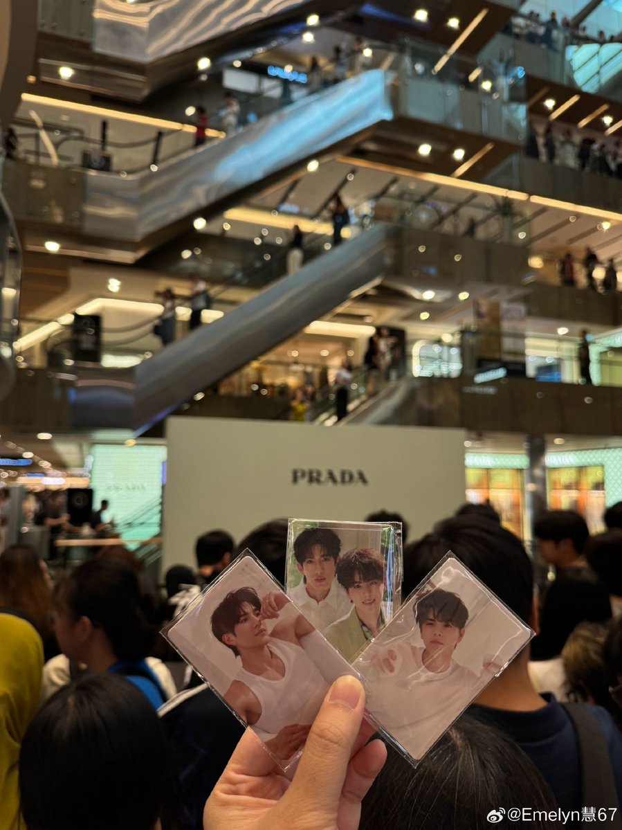 humlomi's tweet photo. Thật không thể chờ đợi nổi muốn được thấy Ayden Sng quá

AYDEN SNG PRADA PARAGON STORE

#AydenSngXPrada https://t.co/5Tpb6U1oHj