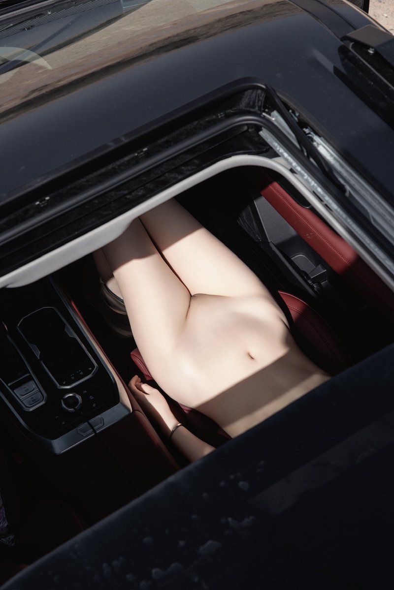 NEOz2049's tweet photo. 天窗里能看到什么

@luchu888 
@luchu777 

#photography #NudeArt #摄影 #私房写真 #人体写真 #人体摄影 #露出 #裸体 #户外露出 https://t.co/QC3hUNDDXd