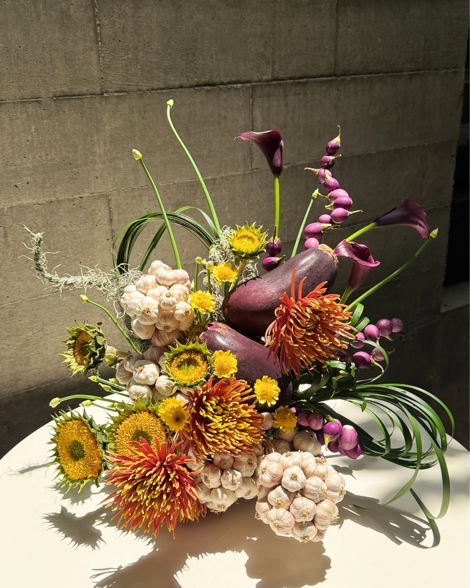 hommflower's tweet photo. Elevate your space.✨
Contact us~

For inquiries or order Contact us at 098 - 908 - 6544 Line OA: @hommflowermaison #Hommflowermaison  #Hommflower  #Flower  #ร้านดอกไม้  #ดอกไม้ https://t.co/yiMvlczLz7