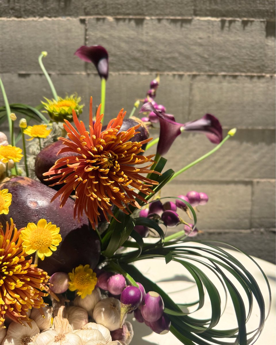 hommflower's tweet photo. Elevate your space.✨
Contact us~

For inquiries or order Contact us at 098 - 908 - 6544 Line OA: @hommflowermaison #Hommflowermaison  #Hommflower  #Flower  #ร้านดอกไม้  #ดอกไม้ https://t.co/yiMvlczLz7