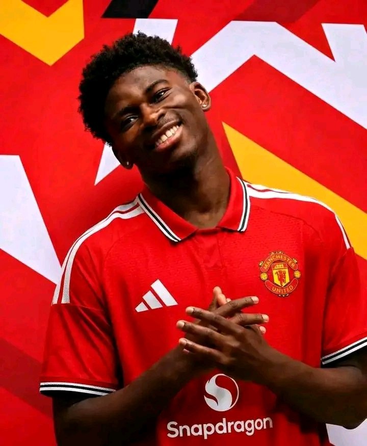 GBUnitedx's tweet photo. 🚨 BREAKING!!
📸 Carlos Baleba in his official Manchester United Champions League photo. ⭐️🔴
#MUFC https://t.co/0mZEJArTDC