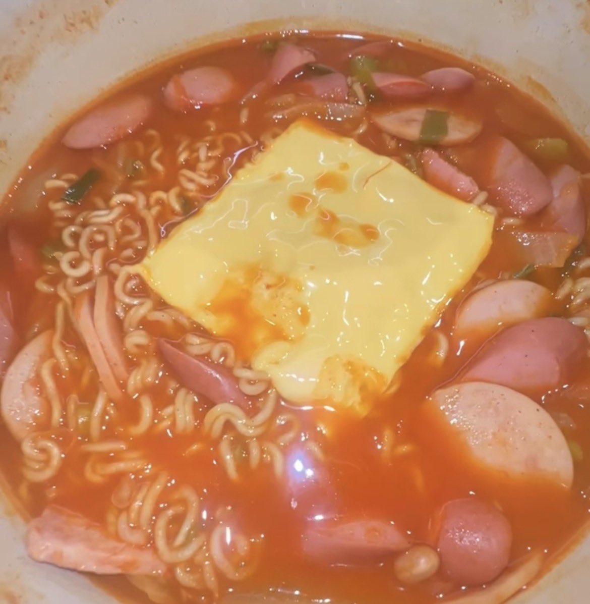zzliill's tweet photo. 맛없어보이지만 죤맛이엇떠…
다들 맛있는 저녁 드셔ㅕ요‼️ https://t.co/vRfFKZM0mV