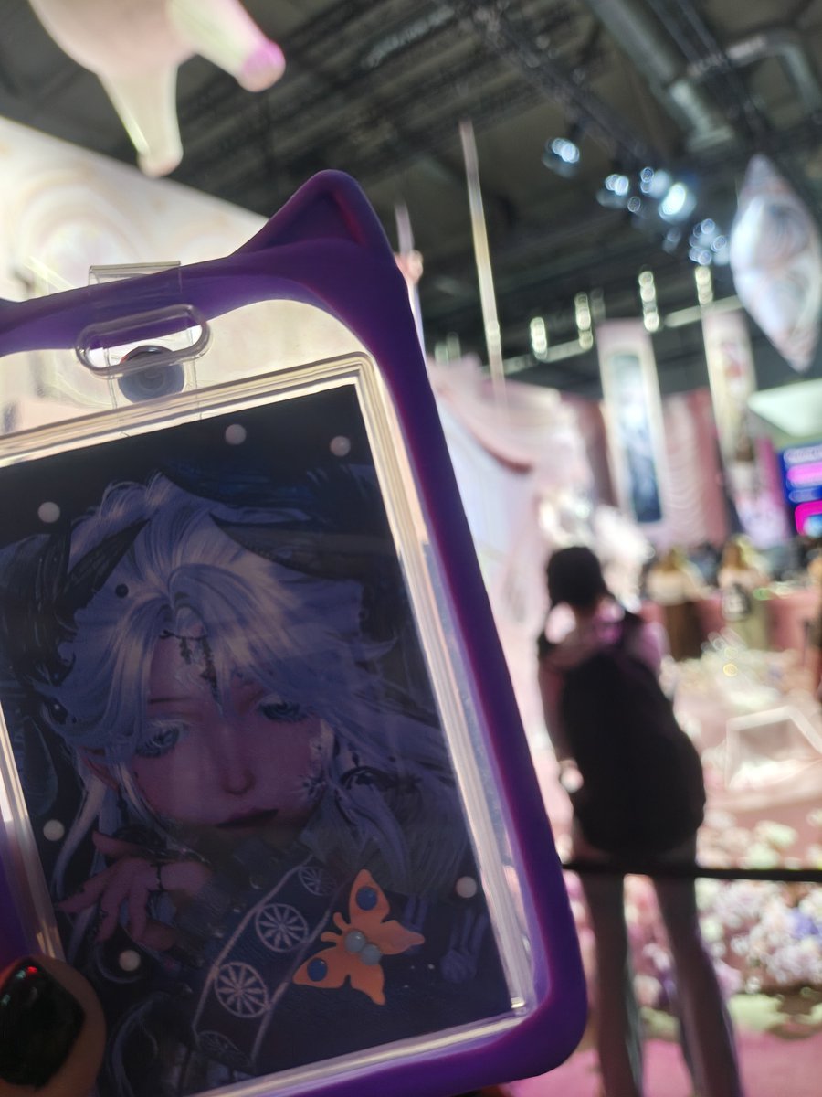 navilienvt's tweet photo. We finally made it! This place is gorgeous, beyond imagination! Our precious pink star is truly loved! #InfinityNikki #GamescomNikki https://t.co/csytLqTCSm