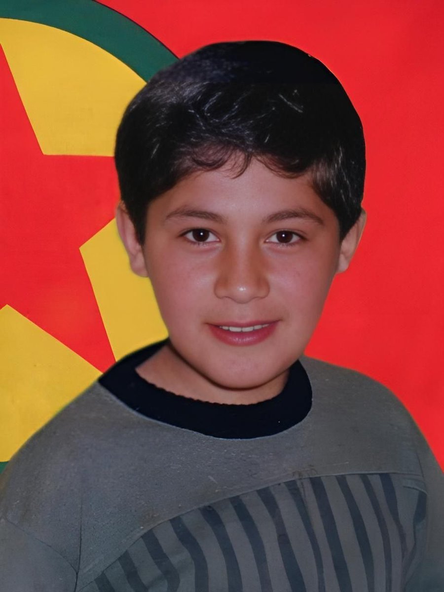 medSniperr's tweet photo. Nasnav: Egîd
Nav û Paşnav: Welat EBÛBEKIR
Cih û Dîroka Jidayîkbûnê: /Efrîn-Hec Xelîl
Navê Dayîkê: Henîfa
Navê Bav: Ebûbekir
Cih û Dîroka Tevlêbûnê: 1998
Cîh û Dîroka Şehadetê: 18.05.1999/Metîna https://t.co/4LhMtIiHS5
