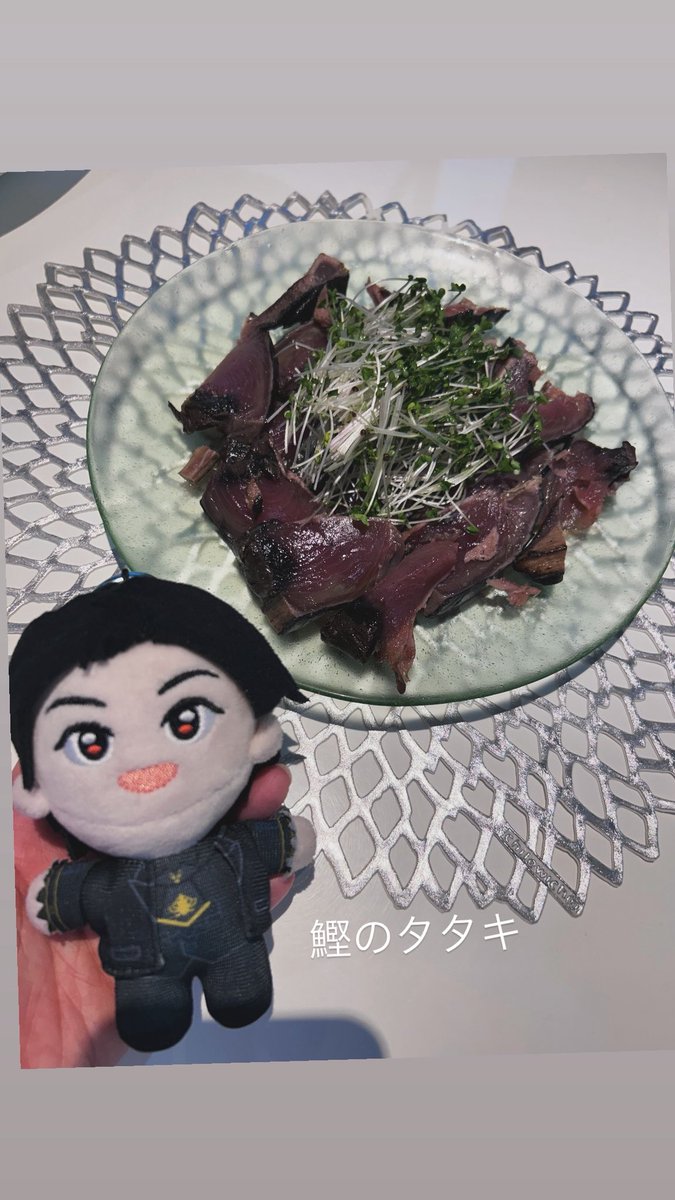 mariY8282's tweet photo. 今日はBAR風輪やし、
なんとなくお酒のアテ的な今日のお夕飯
薬味いっぱい
鰹のタタキには翔ぬいw
#風輪
#BAR風輪
@Fuurin_Official https://t.co/s1Dkf3tkdx