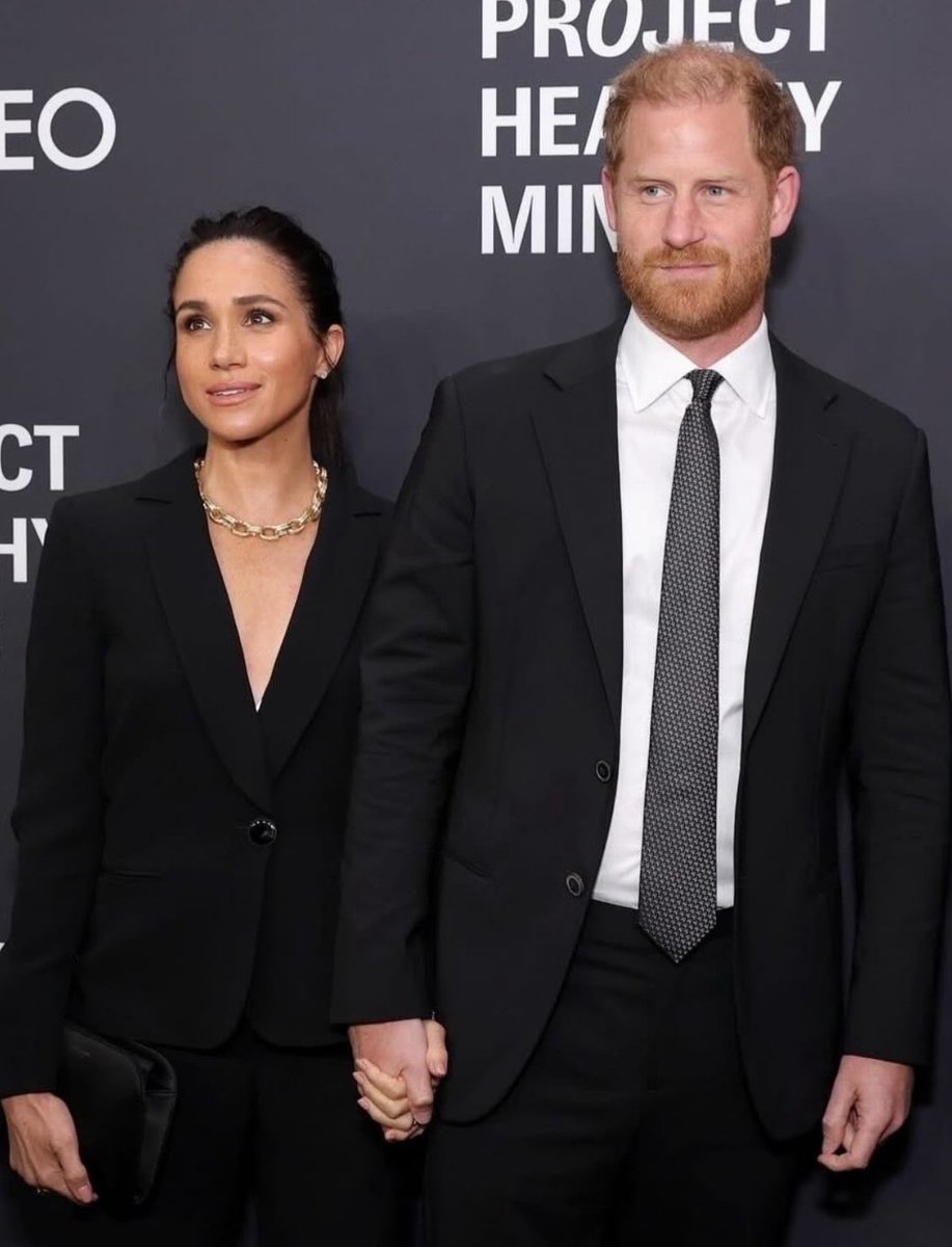 ChrisBaronSmit1's tweet photo. 🆕 SUSSEX UPDATE | META TO PAY BILLIONS IN CHILD ENDANGERMENT SETTLEMENT 

Prince Harry and Meghan celebrate with the parent and youth partners, legal and policy experts, and allies everywhere fighting for accountability. 

“As always, we stand with them”

https://t.co/qOLsdATw0E https://t.co/u60Q3tF6ZI