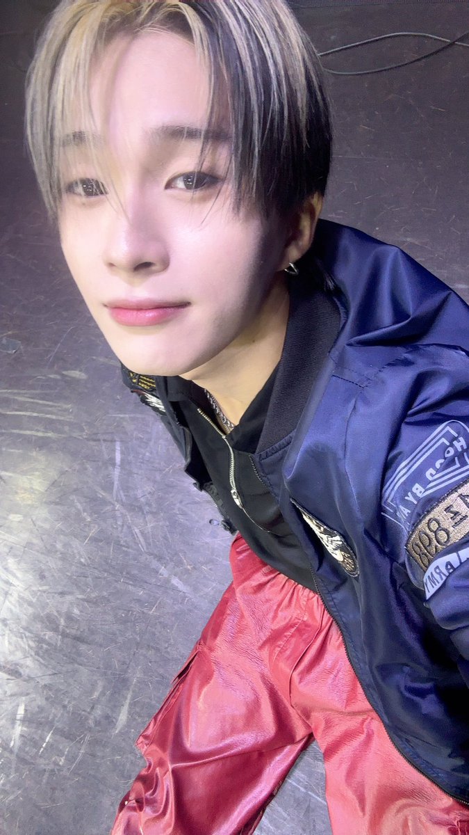 KAITO_five's tweet photo. 大阪遠征ライブ10日目来てくれたみんなありがとう〜‼️
いよいよ明日が最後のライブです寂しい😭
最後の最後まで絶対楽しませるから絶対会いに来てください🔥🔥🔥 https://t.co/S9p4YT3qfH