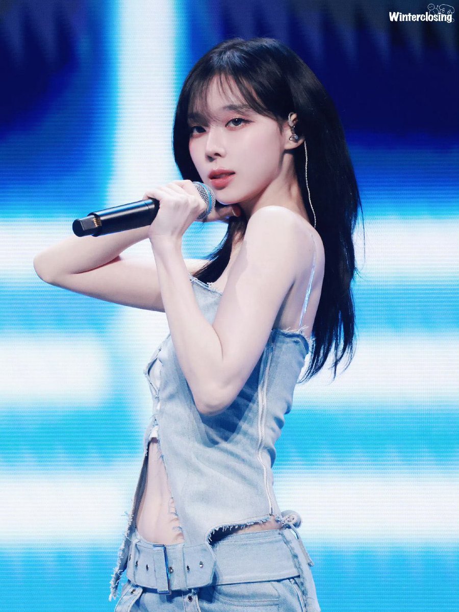 WINTER_is_1026's tweet photo. 윈터만의 반짝이는 음색이 더해지니까 여름이라는 계절이 전보다 훨씬 더 특별하게 느껴진다

여름의속도 신곡발매
#윈터_여름의속도
#WINTER_SpeedOfSummer https://t.co/76MQVJfkXx