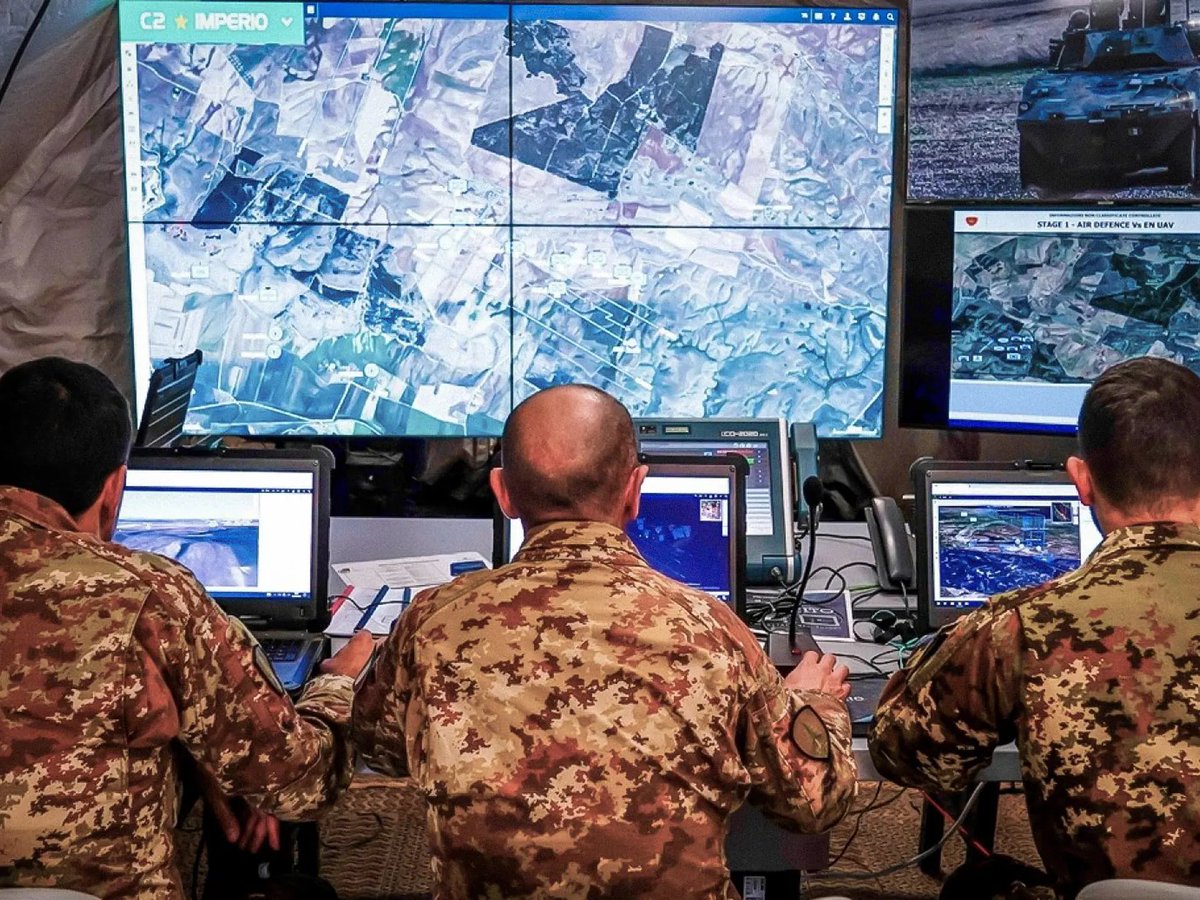 Defense785's tweet photo. How Does a Modern Military C2 System Work?

A fighter, drone, radar, warship or artillery battery may carry powerful weapons—but without effective Command and Control, they can become isolated assets.

Modern warfare increasingly revolves around one question:

Who can decide and act faster? 🧵 1/10