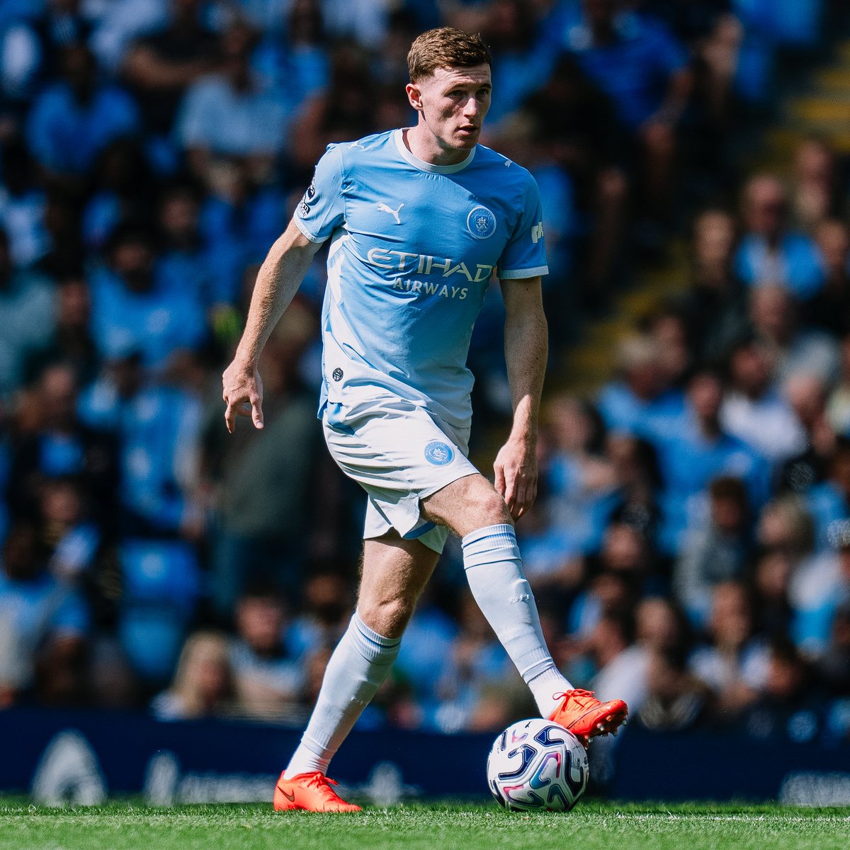 ManCity's tweet photo. Enzo 💬 Yeah, Elliot [Anderson] is fully fit. Last week was just cramp. https://t.co/5DIQJ9Md3v