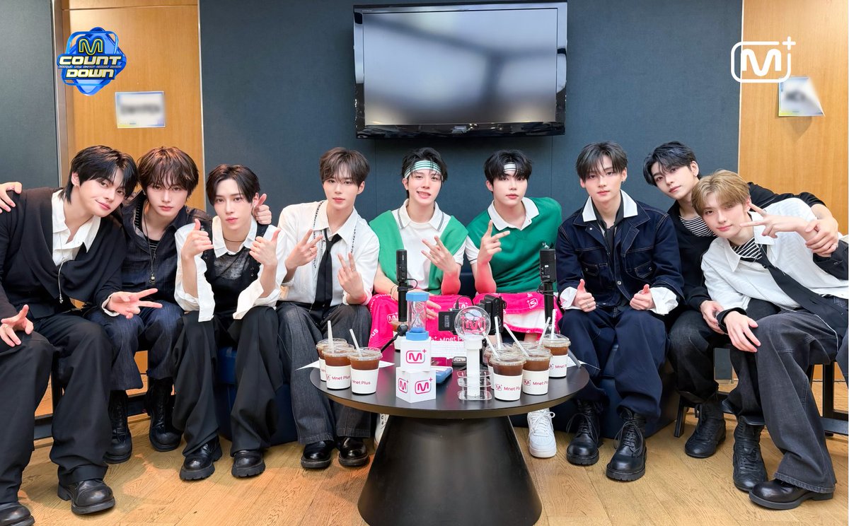 mnetplus's tweet photo. ˗ˏˋ #대친소 ALPHA DRIVE ONE 비하인드 포토 도착★ ˎˊ˗

𝐌𝐧𝐞𝐭 𝐏𝐥𝐮𝐬에만 공개되는 더 많은 포토를 확인하세요!
📸𝗠𝗢𝗥𝗘 𝗣𝗛𝗢𝗧𝗢
https://t.co/NrIo1XvcoT

▶️𝗙𝗨𝗟𝗟 𝗩𝗢𝗗 𝗨𝗣𝗗𝗔𝗧𝗘
대.친.소 라이브를 놓치셨다면?
라이브 당일 8시 Mnet Plus에서 지금 바로 VOD를 확인해 보세요
https://t.co/gl4FwU0ZMH

👇𝐄𝐕𝐄𝐍𝐓
라이브 인증샷 찍으셨나요? ❛시청 인증 이벤트❜ ALPHA DRIVE ONE가  준비한 특별한 선물도 받아가세요🎁~ 2026.8.30(KST)
❛A special gift❜ from a friend visiting Waiting Room Live🎁
Don’t miss out! ~ August 30, 2026 (KST)
https://t.co/vAxWP6qREK

#VotePlayLove #All_of_KPOP
#MnetPlus #엠넷플러스
#MCD_waitingroom_live #대친소
#MCOUNTDOWN #엠카운트다운 #ALPHADRIVEONE  #소정환 #박건욱