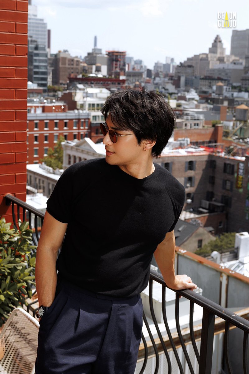 ApoNattawinofc's tweet photo. ตรงนั้นมีอะไร…

….มีอะไรไม่รู้ แต่รู้ว่าตรงนี้หล่อมากแม่!!! แม๊!!! 

APO IN NYC 

@Nnattawin1 
#ApoNattawin #ThaiSELECTUSAxMileApo https://t.co/xsWWTO6OYo