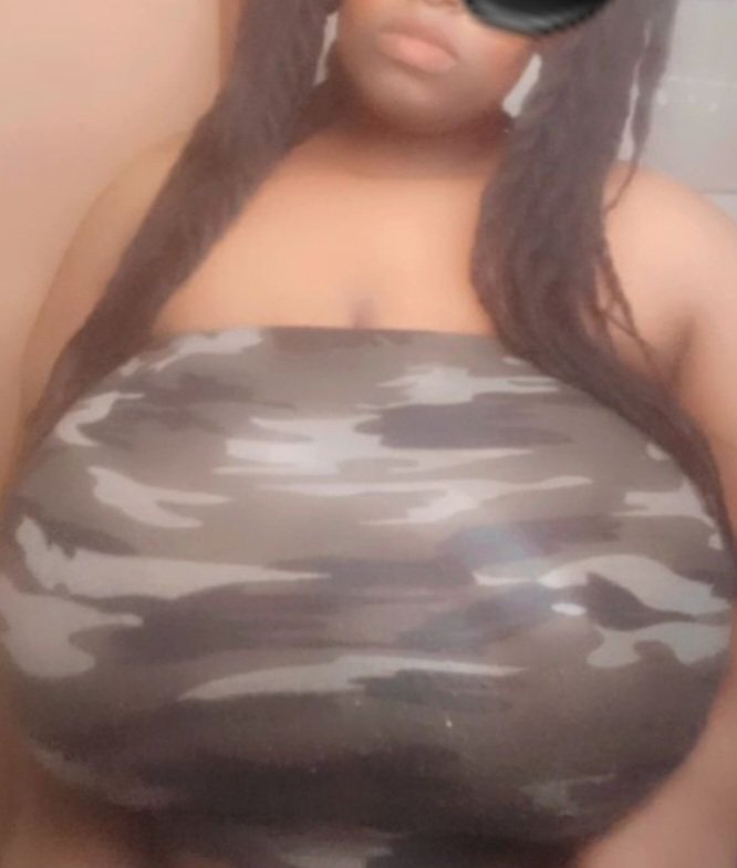 BadMelons's tweet photo. BadMelons #Hangers #BigBoobs #Busty #BigTits #Sexting #Fansly #SaggyBreast #Ebony #Onlyfans #Curvy #Ebony #Chubby https://t.co/DwlxlhfdVi
