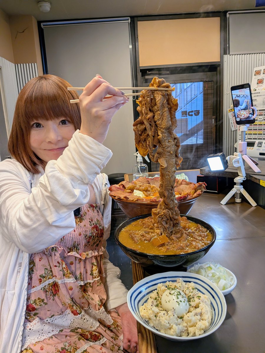 dekamoriramen's tweet photo. 都内最長の一本もつ煮が食べられる店
※一本もつ煮は電話にて要予約

もつ煮カド屋 青梅 https://t.co/l8u8PzgnxU