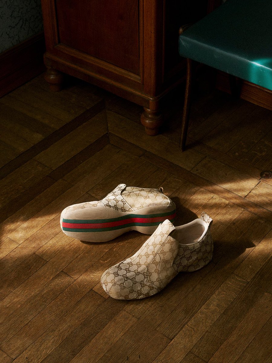 gucci_jp's tweet photo. PRIMAVERA

グローバル・ブランドアンバサダー #JIN を捉えた、ミハル・チェルビンによるポートレート。

Product still-life image: クリストファー・ナン

https://t.co/n1b8jKxPcZ

#GucciPrimavera #BTS @bts_bighit https://t.co/411dujKzr4