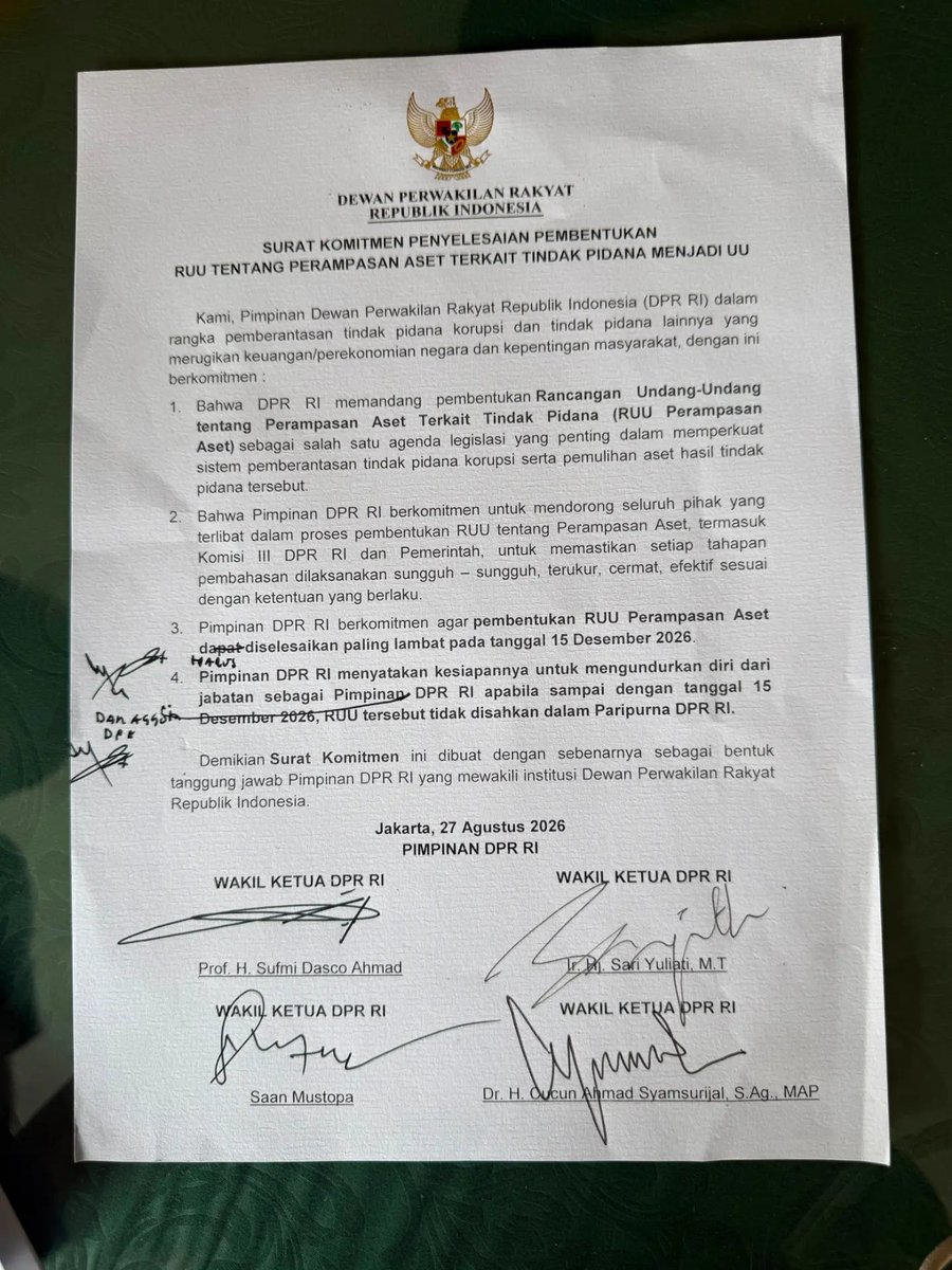 NenkMonica's tweet photo. Simpan Baik².... Dokumen Pernyataan Pimpinan DPR RI Siap Mundur Jika Tanggal 15 Desember 2026 RUU Perampasan Aset Tidak Disyahkan. https://t.co/M5afWQN8F8