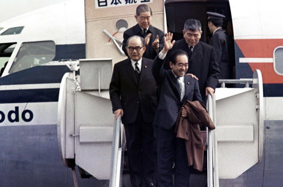 ProfShimada's tweet photo. 1970年、極左による「よど号ハイジャック事件」の際、
山村新治郎議員（当時、運輸政務次官）が、一般乗客の身代わりとなって犯人グループと共に北朝鮮に行った（その後帰国）。

今回の3人の訪中議員にも「男やましん」と同じく、「身代わり」の義挙を期待したが、無理だったようだ。 https://t.co/gUbC3GlkKK