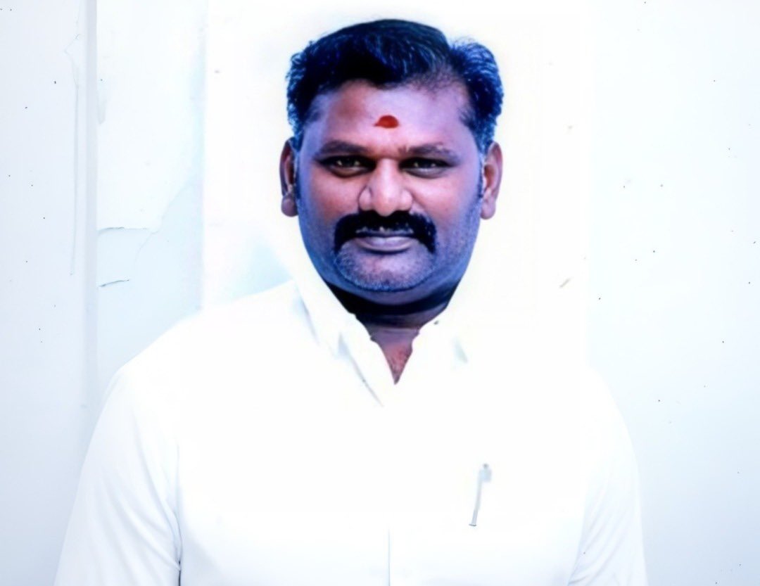 Madeshjournali1's tweet photo. இவர் தான் வெளிநாடு வாழ் தமிழர் நலன் அமைச்சர்...இவர் நேபாள வெள்ளத்தில் சிக்கிய நம் தமிழர்கள் நிலை குறித்தான சிறப்பு கவன ஈர்ப்பு தீர்மானத்தில் பேசவே இல்லை...சபையில் தான் இருக்கிறார்....அப்புறம் எதுக்கு இதற்காக ஒரு துறை ?அதற்கு அமைச்சர்?🤔✍️ https://t.co/CuAPAWpiUU