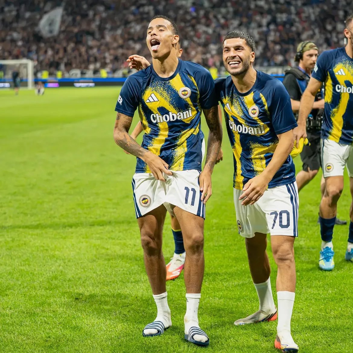 MuhammetDalgra1's tweet photo. @zcakir27 @Fenerbahce @MatteoGuendouzi Bide böyle bi adamıda eski siciliyle beraber kabul ettiler
Başarı için her yol mübah bunlarda https://t.co/VCihLXOy7b