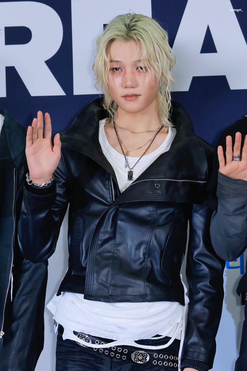 xiaohoshi's tweet photo. OH MYFODDDDDDKDKFKF https://t.co/r5mPmhPUIf