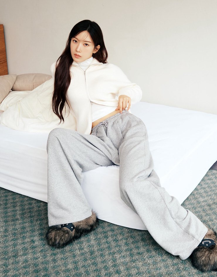 kayoungsource's tweet photo. [NEW] Mun Kayoung ✗ Giordano Korea Fall Collection (2026) ❦.

#MunKayoung #문가영 #文佳英 #ムンガヨン https://t.co/y8YPibhkoZ