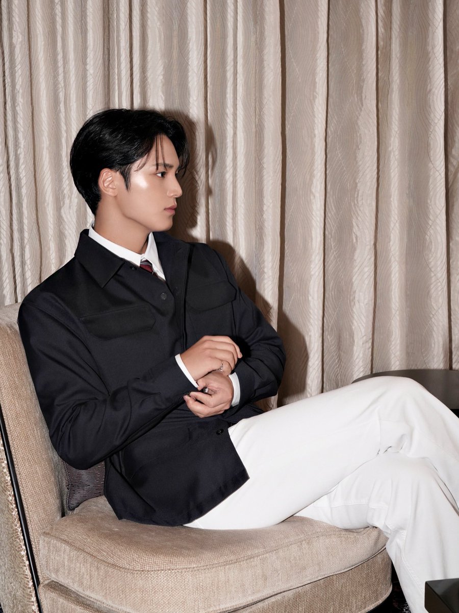 wonubliss's tweet photo. min9yu_k 💐🖤 #민규 https://t.co/UhItsVrkg5
