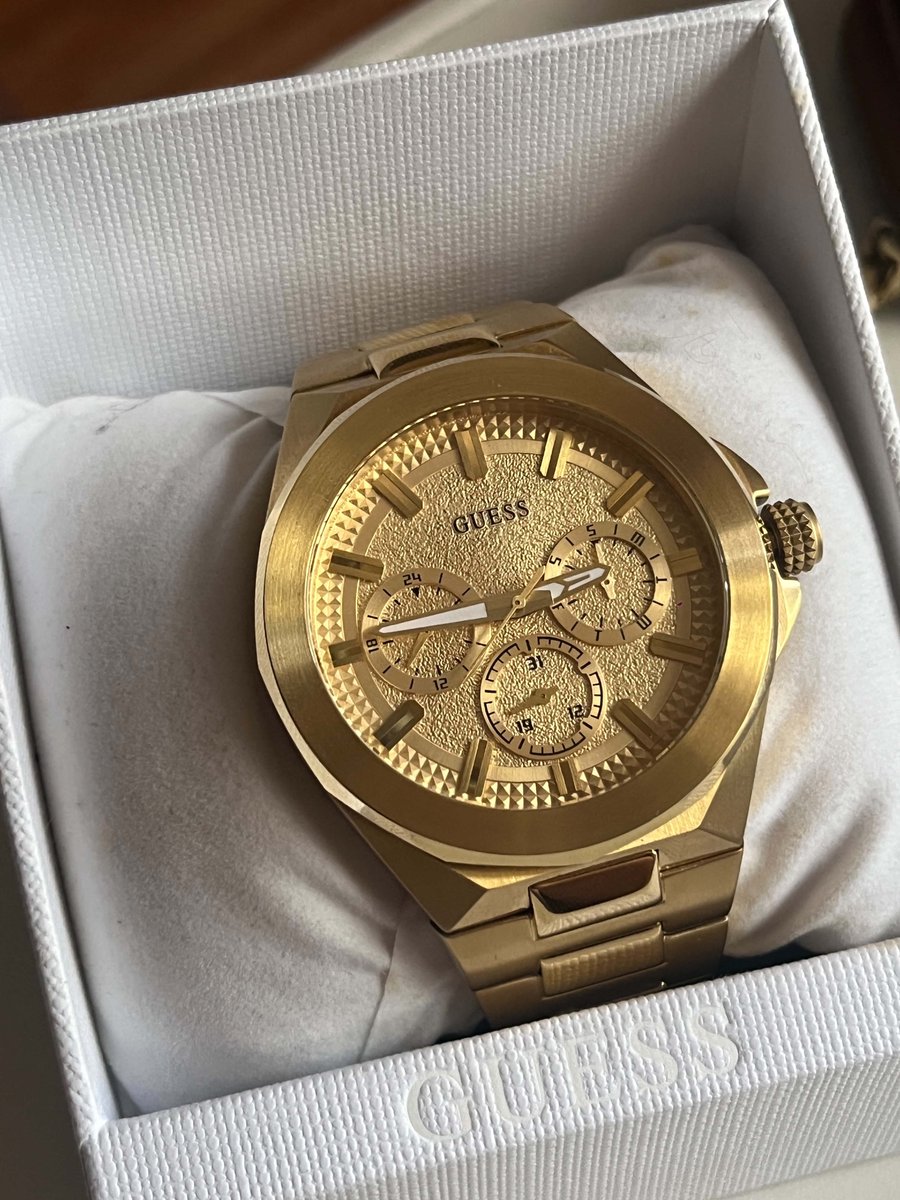 lindsaysloverr's tweet photo. WTS: Guess Dashboard G0798G2
Condition: Like new. Minor signs of usage on the backcase, but the protective film is still on.
Price: ₱8,000
Transaction: Meetup only (around U-Belt area).📩 DM for inquiries! #WatchesPH #WatchFam #UBelt #Manila #WatchForSale
#bnsph #buyandsellph https://t.co/YtJi1nm0Ew