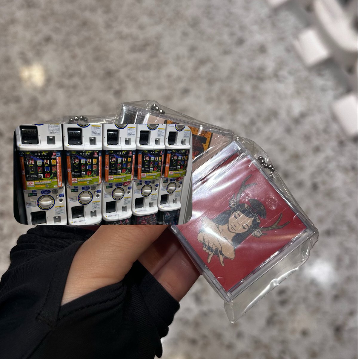 nmsn_ynz's tweet photo. リア友のおつかいで見事にシークレットゲット
オンラインでは5個引いてるからシークレットに愛されているのかもしれない

LOST CORNERとYANKEEはお譲りも可能です！
ご希望の方は札幌駅〜大通駅付近で定価と交換でお願いいたします。

※交換がなかったらしっかりキーホルダーとして使います！ https://t.co/PT1JQbj9eT