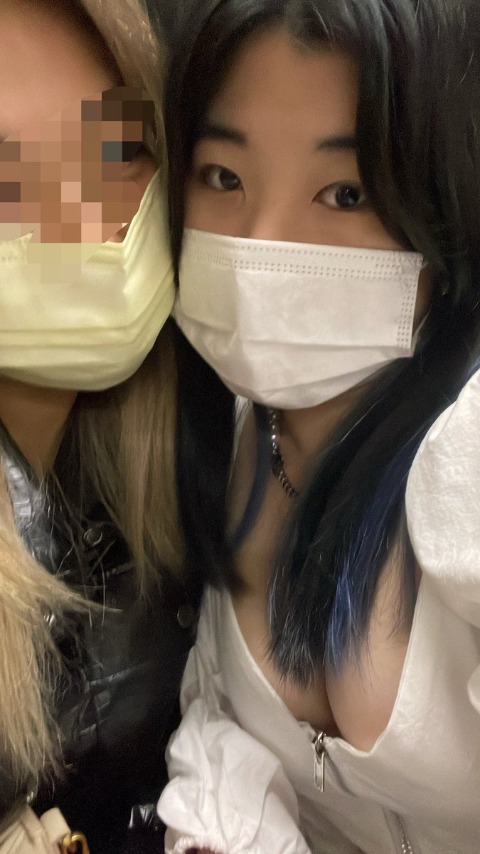 vic018ydss's tweet photo. 戴口罩就不會有人認得我 https://t.co/ScN9FliC0t
